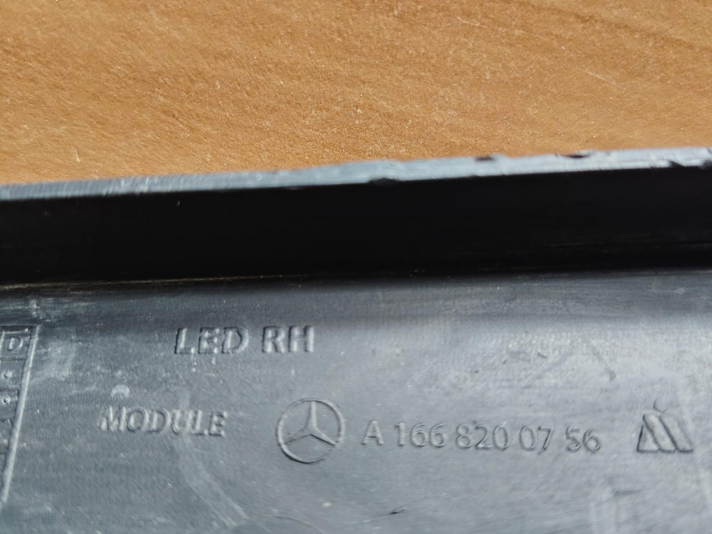 PARRILLA DELANTERA INFERIOR RH, MERCEDES BENZ, ML W166, 2012-2015 #A1668200756